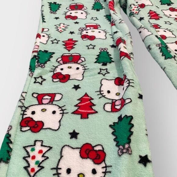Hello Kitty “Christmas Trees” Fuzzy Soft Touch Pajama Pants Womens size X-Large - Picture 4 of 12